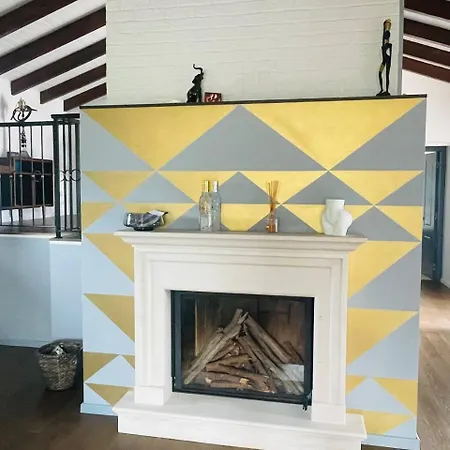 Apartman с террасой и видом на озеро в стрезе *