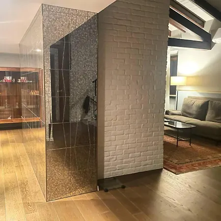 с террасой и видом на озеро в стрезе Appartement *