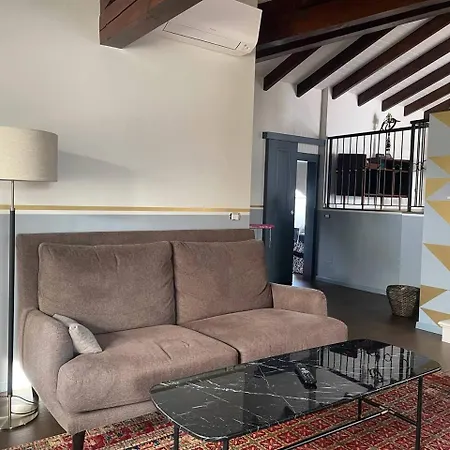 с террасой и видом на озеро в стрезе Apartament *