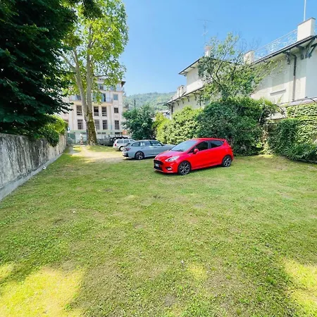 Apartament с террасой и видом на озеро в стрезе *