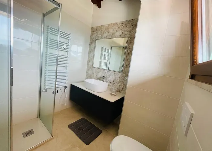 с террасой и видом на озеро в стрезе * 스트레사