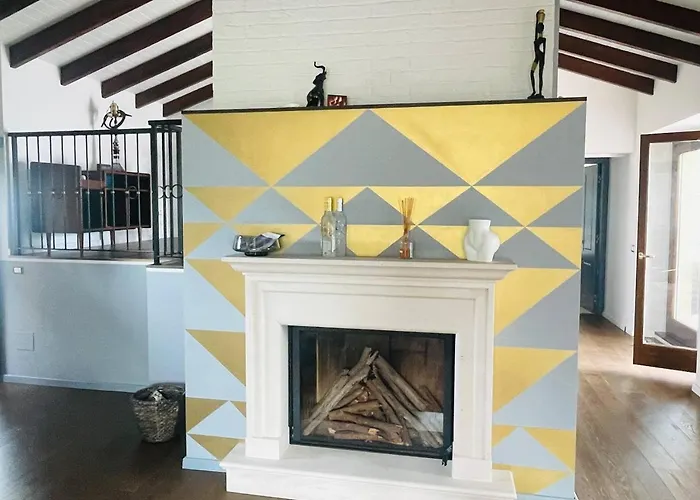 아파트 с террасой и видом на озеро в стрезе *