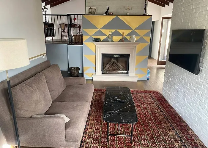 아파트 с террасой и видом на озеро в стрезе