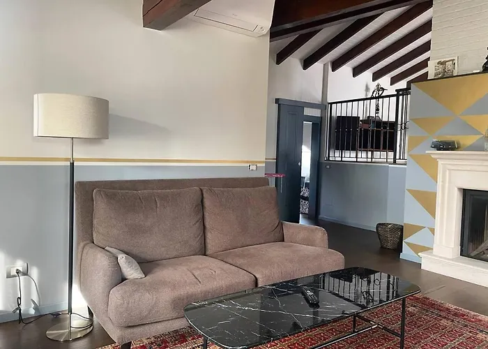 с террасой и видом на озеро в стрезе Apartament *