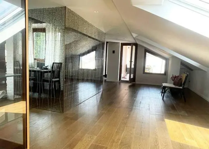 с террасой и видом на озеро в стрезе * Stresa