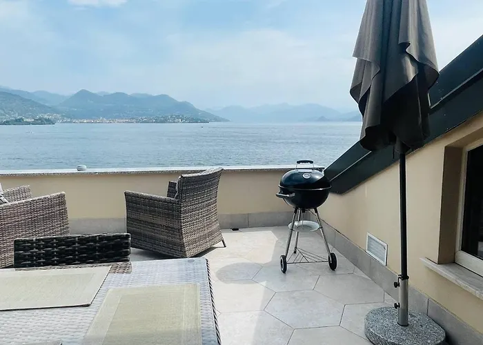 Apartament с террасой и видом на озеро в стрезе Stresa