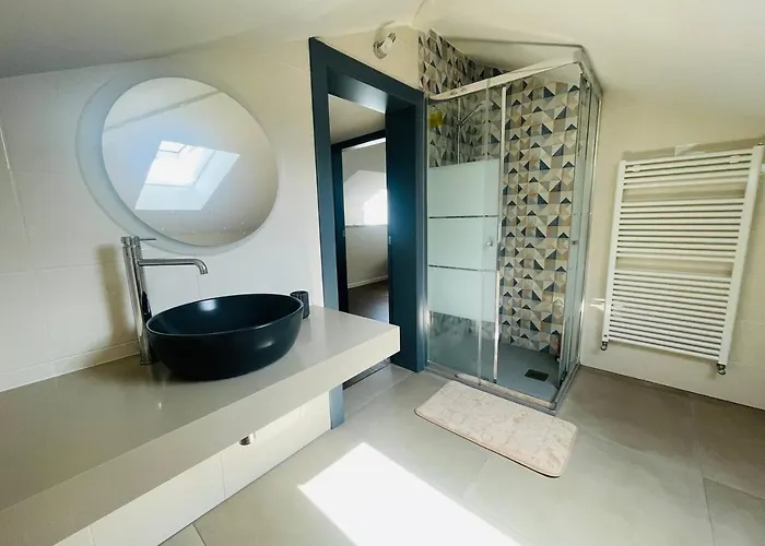 с террасой и видом на озеро в стрезе